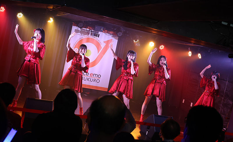 九州女子翼 ライブ特化型ステージ「エモい女子翼。」より