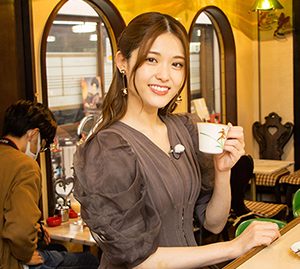 松村沙友理、地元大阪で喫茶店巡り！貴重なエスプレッソマシンも登場