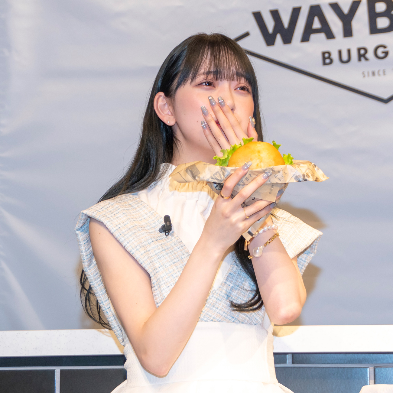 「WAYBACK BURGERS」日本第一号店オープン記念イベントに出席した堀未央奈