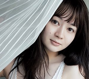SKE48江籠裕奈、1st写真集発売＆誕生日を記念し「週刊SPA!」表紙に登場…純白ビキニの新カット解禁