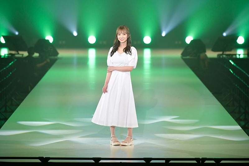 「Kuu Presents SAPPORO COLLECTION 2022 SPRING/SUMMER」に登場した北野日奈子