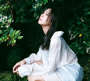 櫻坂46小林由依、透けた白シャツと濡れた黒髪のコントラストが美しい…2nd写真集先行カット到着