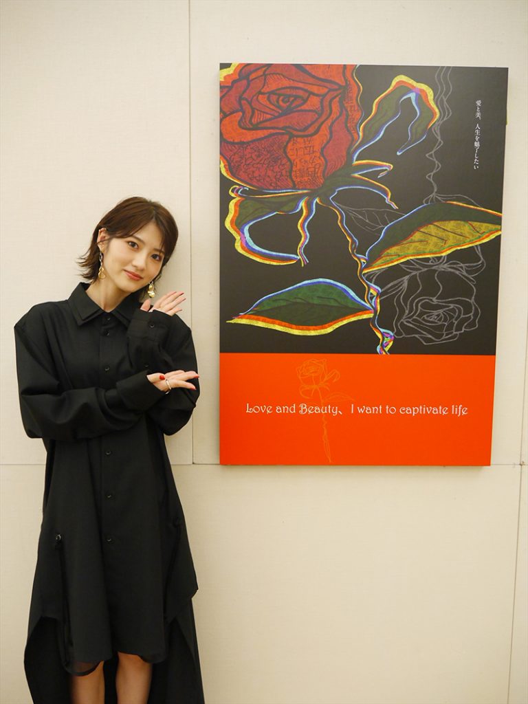 「第106回 二科展」(デザイン部)特選賞を受賞した若月佑美