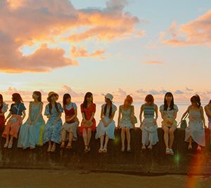AKB48、かわいいがあふれた「久しぶりのリップグロス」“縦型MV”プレミア公開