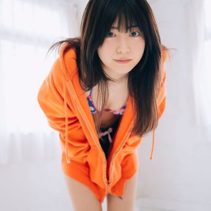 グラビアアイドル吉田莉桜、大人の魅力から無邪気な素顔まで最新デジタル写真集配信開始
