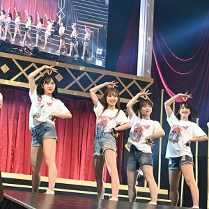 AKB48、総勢61名の歴代“チーム8”メンバーが集結