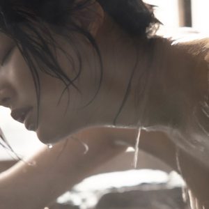 グラビアアイドル風吹ケイ、1st写真集「幕開」発売…自身初の一糸纏わぬ姿も披露