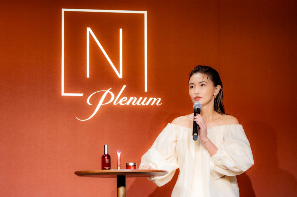 「N organic Plenum」新シリーズ発表会に出席した長谷川京子