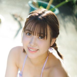 「ミスマガジン2021」GP和泉芳怜、太陽を浴びながら水に濡れ…夏景色のグラビアショット