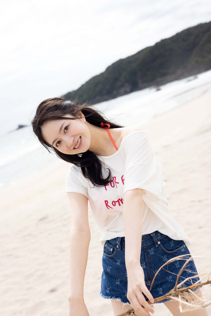 SKE48江籠裕奈“卒業”写真集「限りなく、恋だと思う」