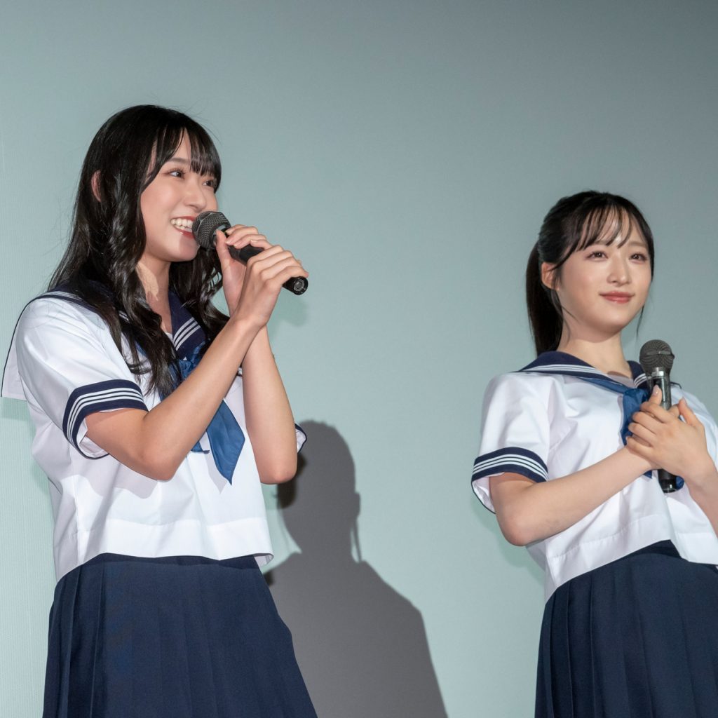 映画「ガールズドライブ」公開初日舞台あいさつに登壇したAKB48山内瑞葵、小栗有以