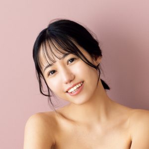 グラビアアイドル弓川いち華、ミスFLASH2023卒業メモリアル“ヘビブラ”に挑戦