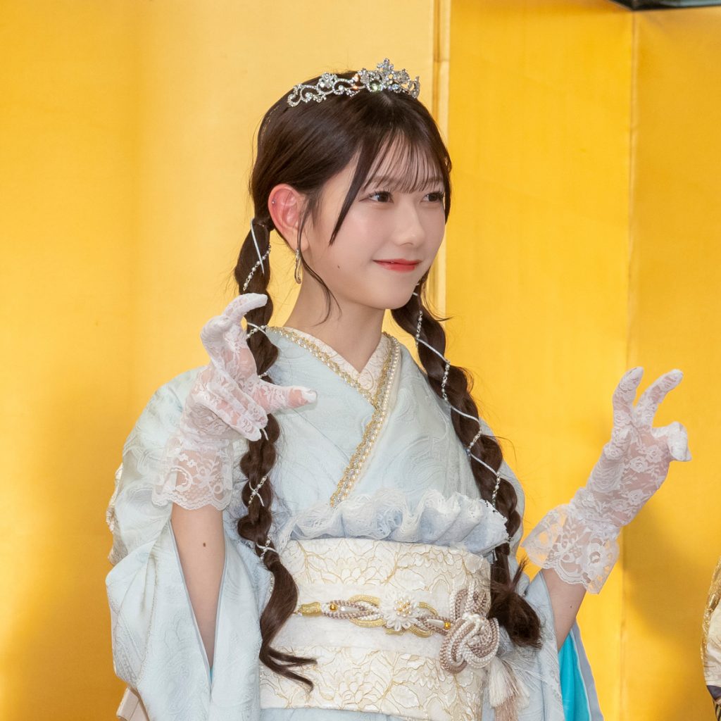 「AKB48 2024年新成人メンバー 二十歳のつどい記念撮影会」に出席した千葉恵里