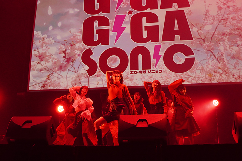 「GIGA・GIGA SONIC ～新生活でもオタクライフ!!～」に出演したWHITE SCORPION